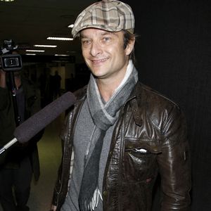 Né en 1966 alors que Johnny enchaînait les concerts et les tournées, David a peu vu son géniteur lorsqu'il était enfant.

David Hallyday arrivait à l'aéroport de LAX en provenance de Paris pour rendre visite à son père Johnny Hallyday au Cedars Sinai. Il était dans le même vol que Charles Aznavour et Nikos Aliagas. Los Angeles, CA, États-Unis, le 10 décembre 2009. Photo by Ramey Agency/ABACAPRESS.COM