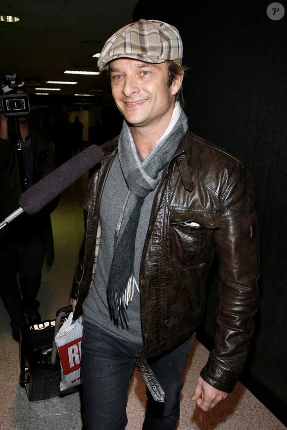 Né en 1966 alors que Johnny enchaînait les concerts et les tournées, David a peu vu son géniteur lorsqu'il était enfant.

David Hallyday arrivait à l'aéroport de LAX en provenance de Paris pour rendre visite à son père Johnny Hallyday au Cedars Sinai. Il était dans le même vol que Charles Aznavour et Nikos Aliagas. Los Angeles, CA, États-Unis, le 10 décembre 2009. Photo by Ramey Agency/ABACAPRESS.COM