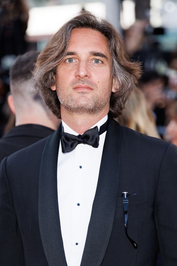 Sans surprise, d'innombrables grandes figures du 7ème art étaient de la partie pour découvrir l'oeuvre qui sortira au cinéma le 21 mai prochain à l'instar d'Andie MacDowell, Zoé Saldana ou encore Eva Longoria !

Dimitri Rassam - Montée des marches du film « Mission Impossible : The Final Reckoning » lors du 78ème Festival International du Film de Cannes, au Palais des Festivals à Cannes. © Jacovides-Moreau / Bestimage