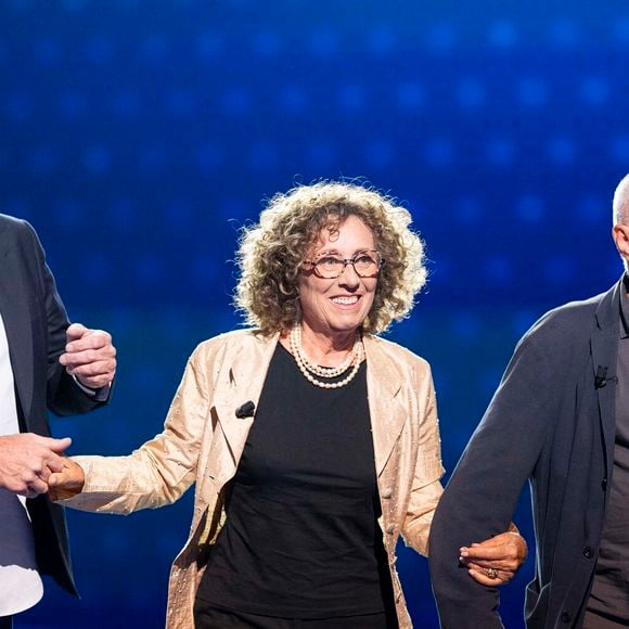 Exclusif - Garou, Mireille Dumas et François Berléand lors de l'enregistrement de l'émission "La Boîte à secrets", présentée par F.Bollaert et diffusée le 26 septembre 2025 sur France 3, dans les studios du Lendit à Saint-Denis, Seine Saint-Denis, France, le 8 septembre 2025. © Pierre Perusseau/Bestimage