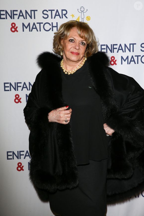 Complétée par la vente d'une toile de René Gruau (4 500€) et d'une bague bandeau (3 200€), cette vente a permis à Michèle Mercier de récolter près de 30 000 euros. 

Michèle Mercier - Dîner de gala de l'association "Enfant Star & Match" à l'hôtel Carlton à Cannes. Le 30 janvier 2016.

© Bruno Bebert / Olivier Huitel / Pool Restreint / Bestimage