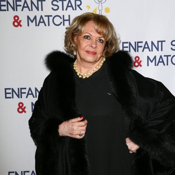 Complétée par la vente d'une toile de René Gruau (4 500€) et d'une bague bandeau (3 200€), cette vente a permis à Michèle Mercier de récolter près de 30 000 euros. 

Michèle Mercier - Dîner de gala de l'association "Enfant Star & Match" à l'hôtel Carlton à Cannes. Le 30 janvier 2016.

© Bruno Bebert / Olivier Huitel / Pool Restreint / Bestimage
