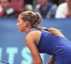 Elle a pris sa retraite très tôt à 22 ans.

Anna Kournikova battue par Nathalie Tauziat 7-6 (8/6), 2-6, 6-4, lors du 8e Open Gaz de France. © Bruno Cassajus/ABACA