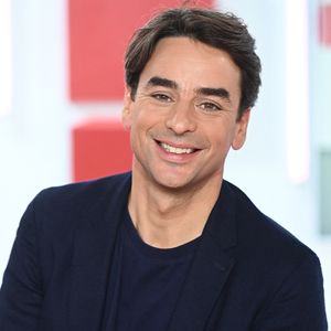 Julian Bugier - Enregistrement de l'émission Vivement dimanche au studio rive gauche présentée par M. Drucker avec une diffusion sur France 3 le 23 novembre. © Guillaume Gaffiot/Bestimage