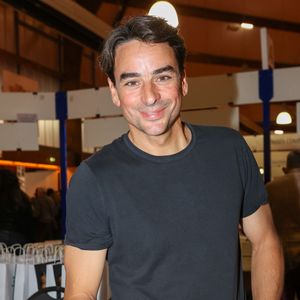 Julian Bugier est connu pour son rôle de journaliste.

Julian Bugier à la Halle Georges Brassens de Brive-la-Gaillarde, à la Foire du Livre de Brive. © Jean-Marc Lhomer / Bestimage