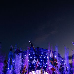 Glastonbury, ROYAUME-UNI – Coldplay se produit sur la scène Pyramid lors du festival de Glastonbury 2024 ! Le groupe a été rejoint sur scène par Victoria Canal. Backgrid UK/ Bestimage
Sur la photo : Coldplay – Chris Martin