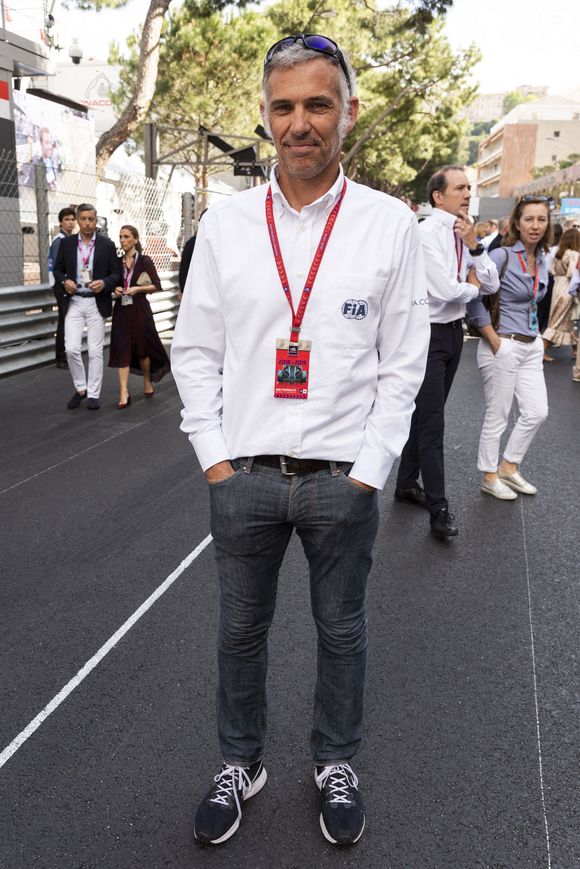 Paul Belmondo marche sur la voie de la grille lors du Monaco E-Prix Formula E Championship, le 11 mai 2019 à Monaco. Photo Marco Piovanotto/Abaca