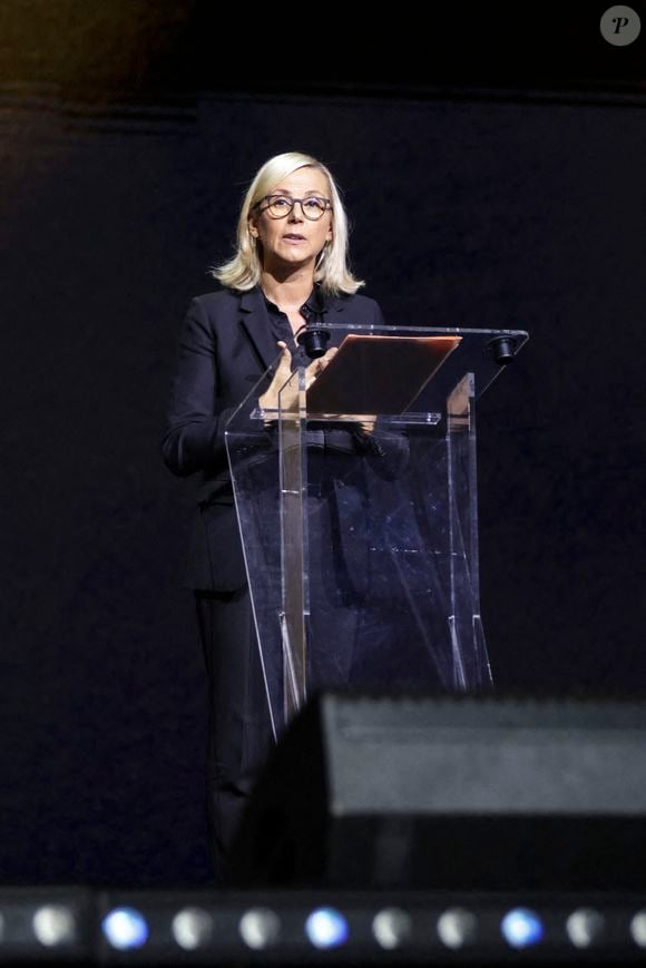 Laurence Ferrari lors d'une cérémonie organisée par le Conseil des institutions juives de France (CRIF) en hommage aux victimes des attentats du Hamas du 7 octobre 2023 contre Israël, à l'occasion du premier anniversaire de l'événement, à Paris, le 7 octobre 2024. 

© Jack Tribeca / Bestimage
