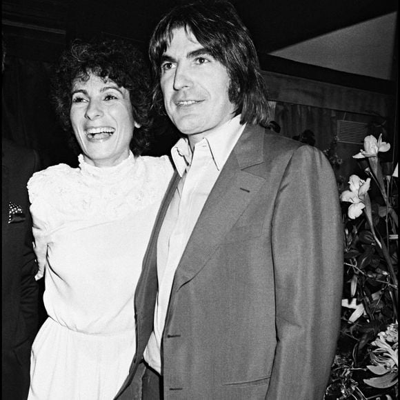 Marie-Paule Belle et Serge Lama dans les coulisses de l'Olympia en 1980.

© LAURENT SOLA / BESTIMAGE