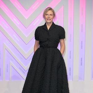 Karin Viard lors du photocall Jour 2 Serie Mania Festival international Lille 2024, à Lille, France, le 16 mars 2024.

© Stéphane Vansteenkiste/Bestimage
