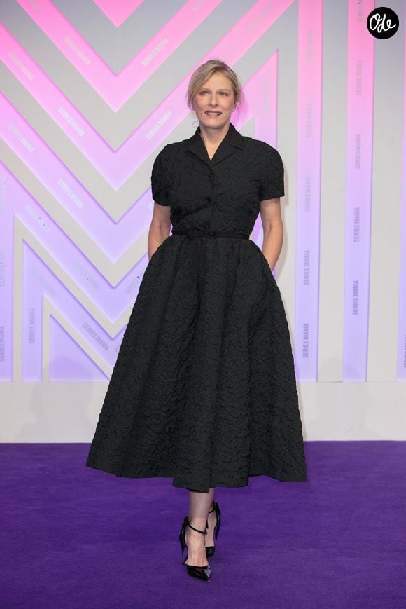 Karin Viard lors du photocall Jour 2 Serie Mania Festival international Lille 2024, à Lille, France, le 16 mars 2024.

© Stéphane Vansteenkiste/Bestimage