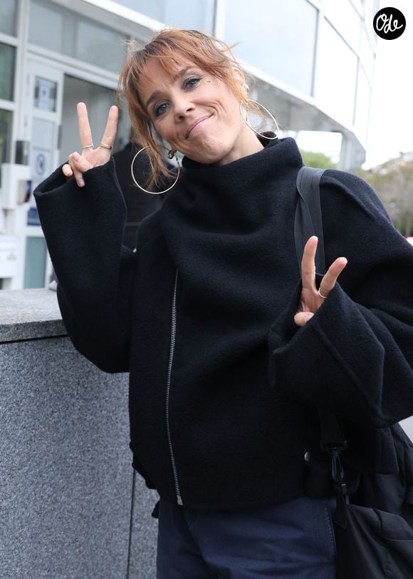 Exclusif - Zaz - Arrivées lors de l'enregistrement de l'émission "Vivement Dimanche" (du 16 novembre) à Paris le 22 octobre 2025. © Bestimage