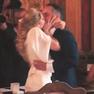 François-Xavier Demaison et Anaïs Tihay se sont mariés le 7 juin 2019 dans les Pyrénées-Orientales, unis à la mairie de Perpignan avant de célébrer leurs noces au château de Valmy à Argelès-sur-Mer. Image Instagram.