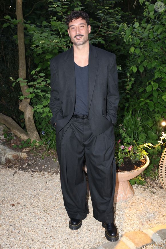 Jérémy Frérot assiste au cocktail Lenôtre d'Adriana Karembeu organisé au Pré Catelan à Paris le 29 avril 2025 à Paris, France.  Photo par Jérôme Domine/ABACAPRESS.COM.