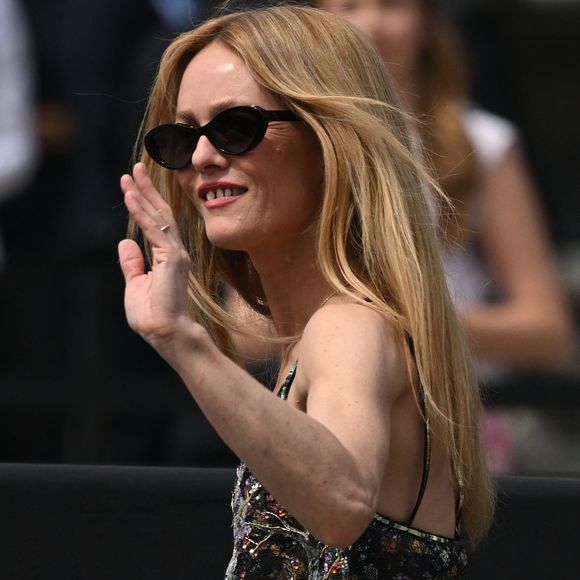 Vanessa Paradis - Arrivées au défilé de mode Chanel collection Haute Couture Automne/Hiver 2023/24 lors de la Fashion Week de Paris (PFW), à Paris, France, le 4 juillet 2023.