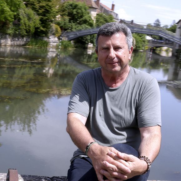 Exclusif - Pascal Bataille lors de la 37ème édition du salon du livre de Cosne-Cours-sur-Loire, France, le 1er juin 2025. © Cédric Perrin/Bestimage