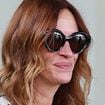 A la Mostra de Venise, Julia Roberts porte une tenue à l’effigie d’un homme et ce n’est pas son mari
