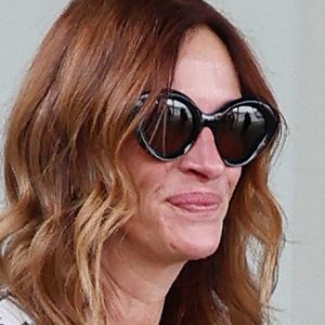 La Mostra de Venise accueille les plus grandes stars du cinéma international.

Julia Roberts (habillée en Celine) arrive à la 82ème édition du festival international du film de Venise (La Mostra) .
© Denis Guignebourg / Bestimage