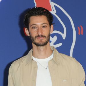 Pierre Niney - Le "César des Lycéens 2025" a été remis, au sein du Grand Amphithéâtre de la Sorbonne, au film "Le Comte de Monte-Cristo" réalisé par M. Delaporte et A. de La Patellière, produit par D. Rassam et J. Seydoux, Paris le 26 mars 2025.
© Coadic Guirec/Bestimage