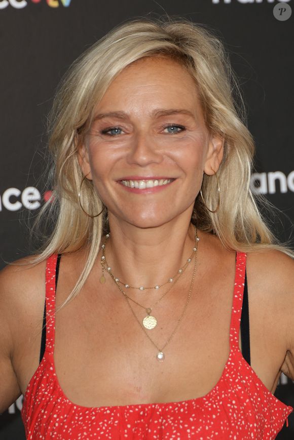 Et d'ajouter : "Il faut arrêter de faire la promotion systématique du couple. On peut très bien être tout seul."

Claire Borotra au photocall de la conférence de presse de rentrée de France Télévisions à Paris, France, le 4 septembre 2024. © Coadic Guirec/Bestimage