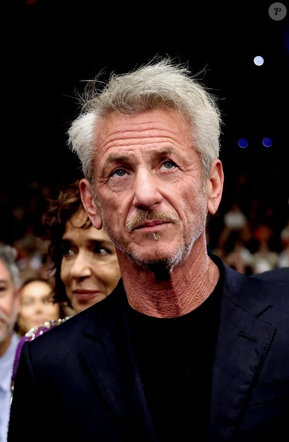 Sean Penn - Cérémonie d'ouverture du 17ème Festival Lumière à la Halle Tony Garnier à Lyon, le 11 octobre 2025. © Dominique Jacovides / Bestimage