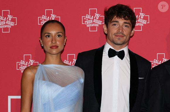 Charles Leclerc et sa compagne Alexandra Saint Mleux - 76ème Bal de la Croix Rouge dans la salle des Etoiles à Monaco le 12 juillet 2025. © Claudia Albuquerque/Bestimage