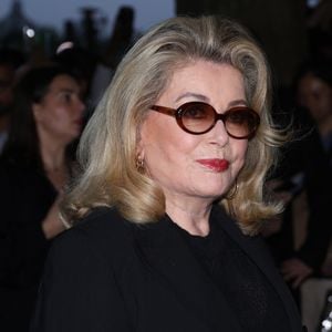 Catherine Deneuve - Arrivées au défilé de mode Hommes printemps-été 2025 "AMI Alexandre Mattiussi" lors de la fashion week de Paris. Le 20 juin 2024
© Denis Guignebourg / Bestimage