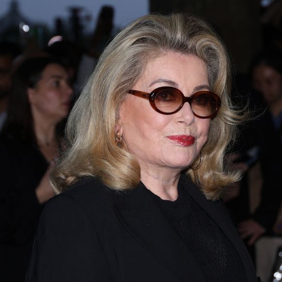 Catherine Deneuve - Arrivées au défilé de mode Hommes printemps-été 2025 "AMI Alexandre Mattiussi" lors de la fashion week de Paris. Le 20 juin 2024
© Denis Guignebourg / Bestimage