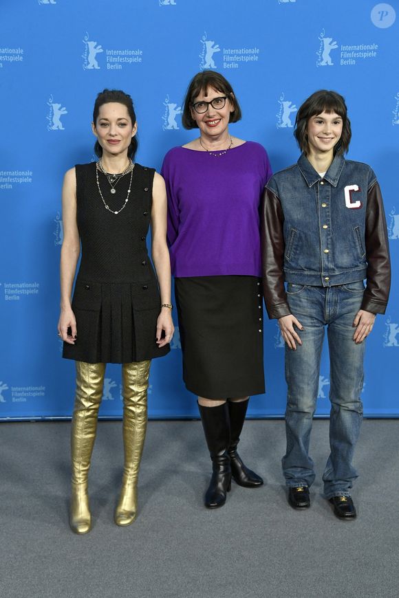 Marion Cotillard, Lucile Hadzihalilovic et Clara Pacini au photocall du film "The Ice Tower" lors de la 75ème édition du festival international du film de Berlin, le 16 février 2025.

Photo : Action Press / Bestimage