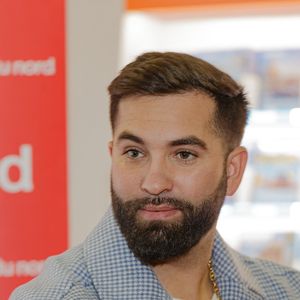 Le chanteur Kendji Girac en séance de dédicaces pour son autobiographie Mi vida à la Librairie du Furet du Nord à Lille, France, le 1er octobre 2025. © Stephane Vansteenkiste/Bestimage
