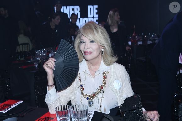 Amanda Lear au 22ème dîner de la mode pour le Sidaction à Paris le 30 janvier 2025. Photo par Rachid Bellak / Bestimage