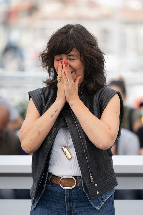 Romane Bohringer au photocall de "Dites-lui que je l'aime" (Séance spéciale) lors du 78ème Festival International du Film de Cannes, le 19 mai 2025. © Moreau / Jacovides / Bestimage