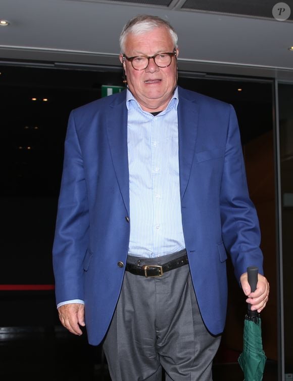 Exclusif - L'animateur Fabrice (François Simon-Bessy) arrive à la radio RTL pour un enregistrement à Paris avec sa femme Michelle le 19 septembre 2016.
© Denis Guignebourg / Bestimage