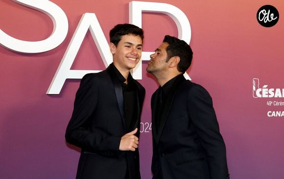 Jamel Debbouze et son fils Léon - Photocall des lauréats (press room) lors de la 49ème édition de la cérémonie des César à l’Olympia à Paris le 23 février 2024

© Dominique Jacovides / Olivier Borde / Bestimage