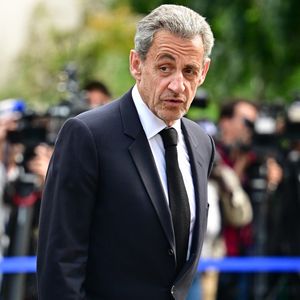 Le Ministre d'État, ministre de l'Intérieur, et l'ancien président de la République Nicolas Sarkozy lors d'une cérémonie en l'hommage à Aurélie Fouquet, la policière municipale de 26 ans avait été tuée lors de l'attaque d'un fourgon blindé le 20 mai 2010, à Villiers-sur-Marne (en banlieue parisienne), Val-de-Marne, France, le 20 mai 2025. © Christian Liewg/Bestimage