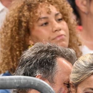 Anne-Sophie Lapix et son mari Arthur Sadoun dans les tribunes de la finale Hommes "France vs Pologne" de volley-ball lors des Jeux Olympiques Paris 2024. Le 10 août 2024
© P.Perusseau-D.Jacovides / Bestimage