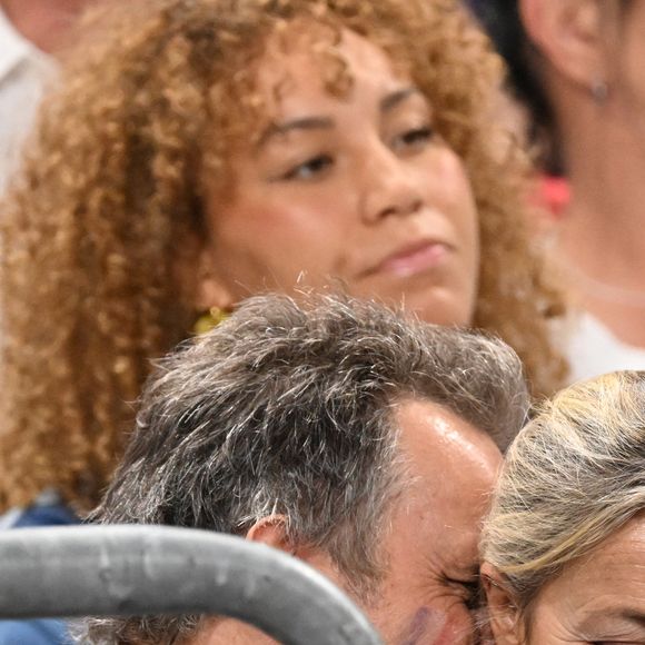 Anne-Sophie Lapix et son mari Arthur Sadoun dans les tribunes de la finale Hommes "France vs Pologne" de volley-ball lors des Jeux Olympiques Paris 2024. Le 10 août 2024
© P.Perusseau-D.Jacovides / Bestimage