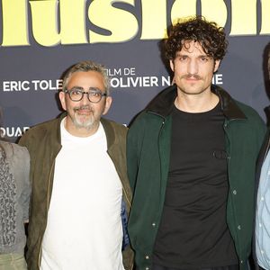 Louis Garrel est actuellement à l'affiche du nouveau film du duo Toledano/Nakache, "Juste une illusion", dont l'intrigue se déroule dans les années 80. 


Camille Cottin, Eric Toledano, Louis Garrel et Olivier Nakache à la première du film "Juste une illusion" au cinéma Le Grand Rex à Paris le 22 mars 2026. © Coadic Guirec/Bestimage