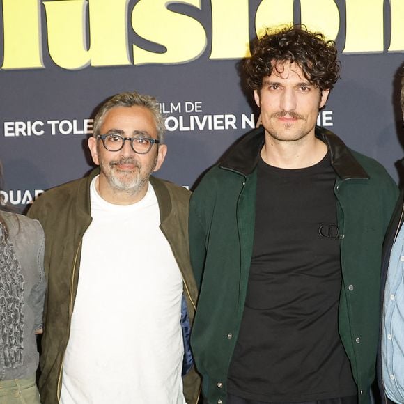 Louis Garrel est actuellement à l'affiche du nouveau film du duo Toledano/Nakache, "Juste une illusion", dont l'intrigue se déroule dans les années 80. 


Camille Cottin, Eric Toledano, Louis Garrel et Olivier Nakache à la première du film "Juste une illusion" au cinéma Le Grand Rex à Paris le 22 mars 2026. © Coadic Guirec/Bestimage