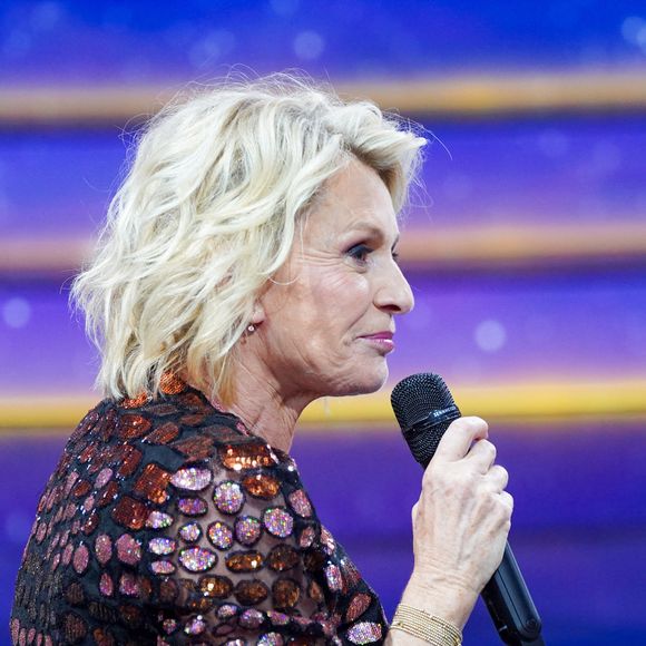 Sophie Davant lors de la soirée de lancement de la 39ème édition du Téléthon sur France 3 aux Studios du Lendit à Saint-Denis, France, le 5 décembre 2025. Photo par Anne-Sophie Guebey/Bestimage