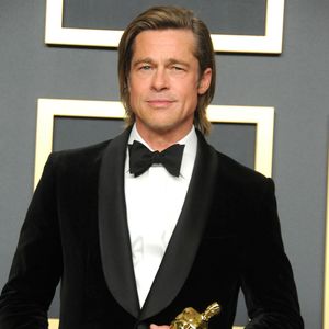 Brad Pitt, lauréat du prix de l'acteur dans un second rôle pour "Once Upon a Time… in Hollywood" - Photocall de la Press Room de la 92ème cérémonie des Oscars 2020 au Hollywood and Highland à Los Angeles le 9 février 2020.
Crédit : STARMAX / BESTIMAGE