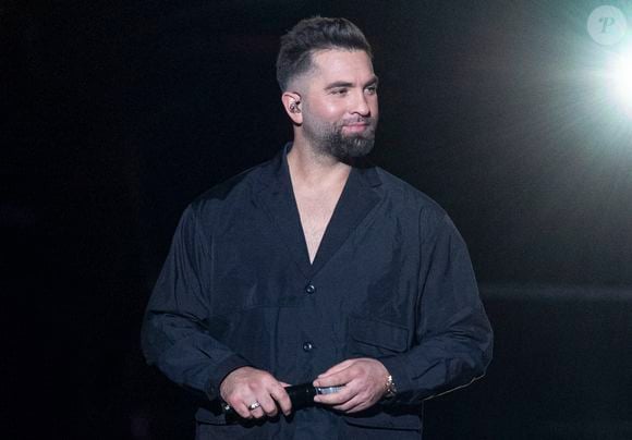 Kendji Girac a dû décliner la proposition d'un membre de la tribu à qui il a rendu visite

Exclusif - Kendji Girac - Enregistrement de l'émission "La fête de la chanson française" à Paris, présentée par L.Thilleman et A.Manoukian, et diffusée sur France 3
© Pierre Perusseau / Bestimage