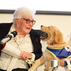 Exclusif - Line Renaud - Remise du prix "Fonds de dotation Line Renaud-Loulou Gasté" pour la recherche médicale à la Maison de la Recherche à Paris le 15 novembre 2023. © Coadic Guirec/Bestimage
