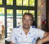 Laurent Voulzy voulait éviter les médias

Exclusif - Laurent Voulzy lors des séance de dédicaces "Les plumes de Ramatuelle" au café de l'Ormeau en marge du 41ème Festival de Ramatuelle ( qui fête cette année son 40 ème anniversaire) le 10 août 2025. 

© Cyril Bruneau / Bestimage
