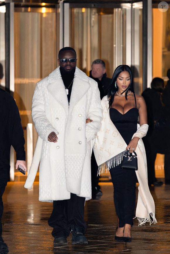 Gims et sa nouvelle compagne - Les célébrités au défilé Louis Vuitton "Collection Homme Prêt-à-Porter Automne/Hiver 2026-2027" lors de la Fashion Week de Paris, le 20 janvier 2026
© Florian Lavielle / Bestimage