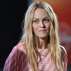 Vanessa Paradis voit son grand retour musical être assombri par cette triste nouvelle.

Vanessa Paradis tient une Masterclass lors du 16e Festival du film Lumière à Lyon, France, le 13 octobre 2024. Photo by Julien Reynaud/APS-Medias/ABACAPRESS.COM