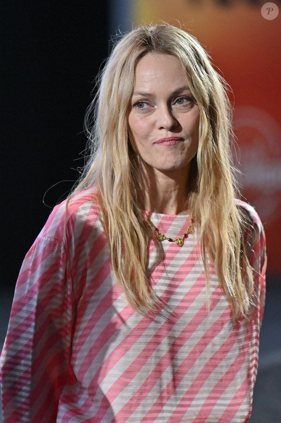 Vanessa Paradis voit son grand retour musical être assombri par cette triste nouvelle.

Vanessa Paradis tient une Masterclass lors du 16e Festival du film Lumière à Lyon, France, le 13 octobre 2024. Photo by Julien Reynaud/APS-Medias/ABACAPRESS.COM