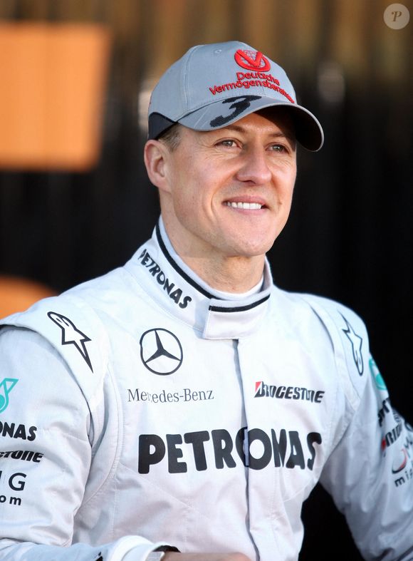 Michael Schumacher devient grand-père pour la première fois

Le pilote Mercedes GP Michael Schumacher lors d'un photocall au Circuit de la Comunitat Valenciana Ricardo Tormo à Valence, Espagne, le 1er février 2010. La saison 2010 de Formule 1 débutera le 14 mars à Bahreïn. Photo by David Davies/PA Photos/ABACAPRESS.COM