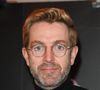 Il a travaillé sous le pseudonyme Arnaud Dumas pour préserver son anonymat et rendre hommage à son grand-père.

Alexandre Delpérier - 27ème cérémonie des Lauriers de l'Audiovisuel au théâtre Marigny à Paris le 21 février 2022. © Coadic Guirec/Bestimage