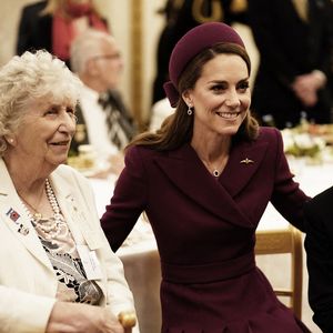 Catherine (Kate) Middleton, princesse de Galles, et le prince George de Galles - Les membres de la famille royale britannique assistent à la célébration du 80ème anniversaire de la fin de la Seconde guerre mondiale (VE80 Tea Party) au palais de Buckingham, à Londres, au Royaume-Uni, le 5 mai 2025. © Jordan Pettitt/WPA-Pool/Bestimage